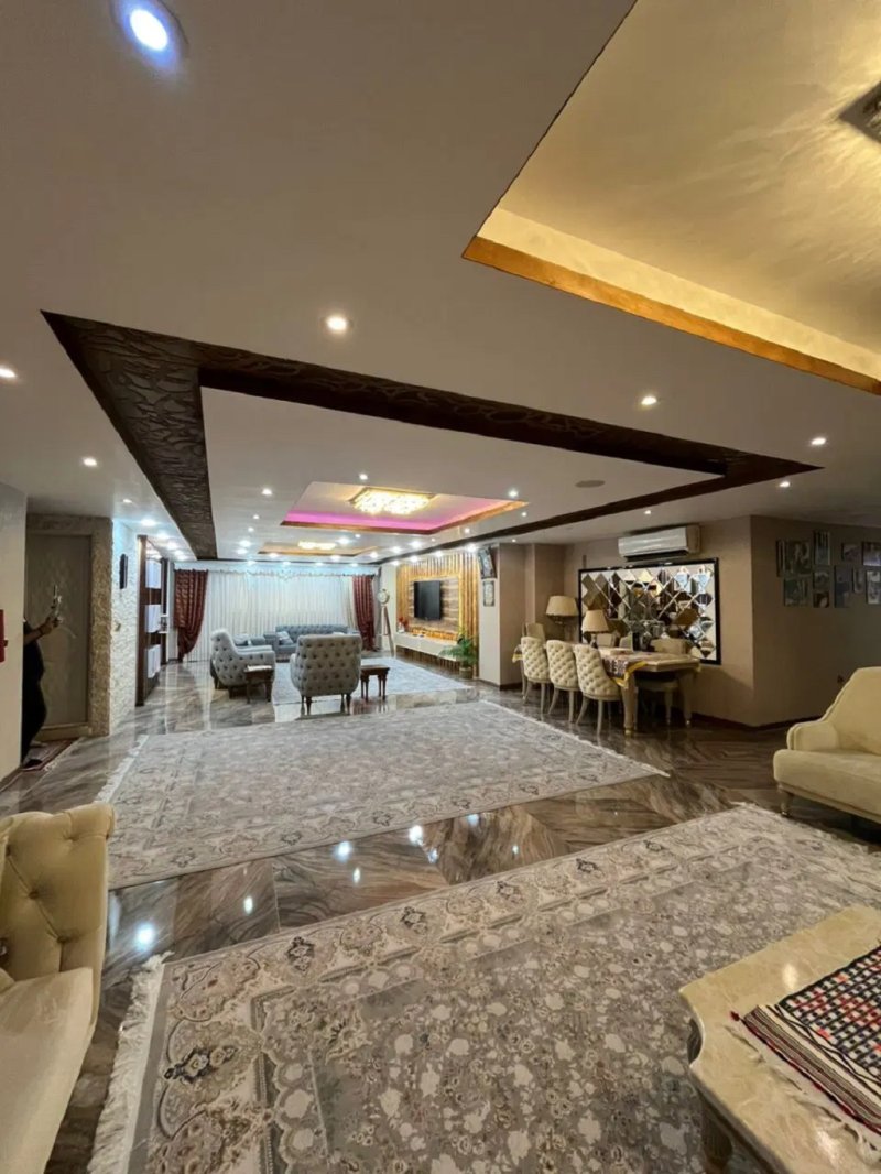 آپارتمان 200 متری سه خوابه در ساری14788941105