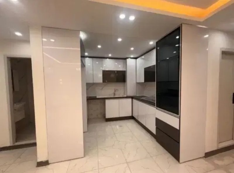 آپارتمان 84 متری دو خوابه در فاز 6 پرند14798841264