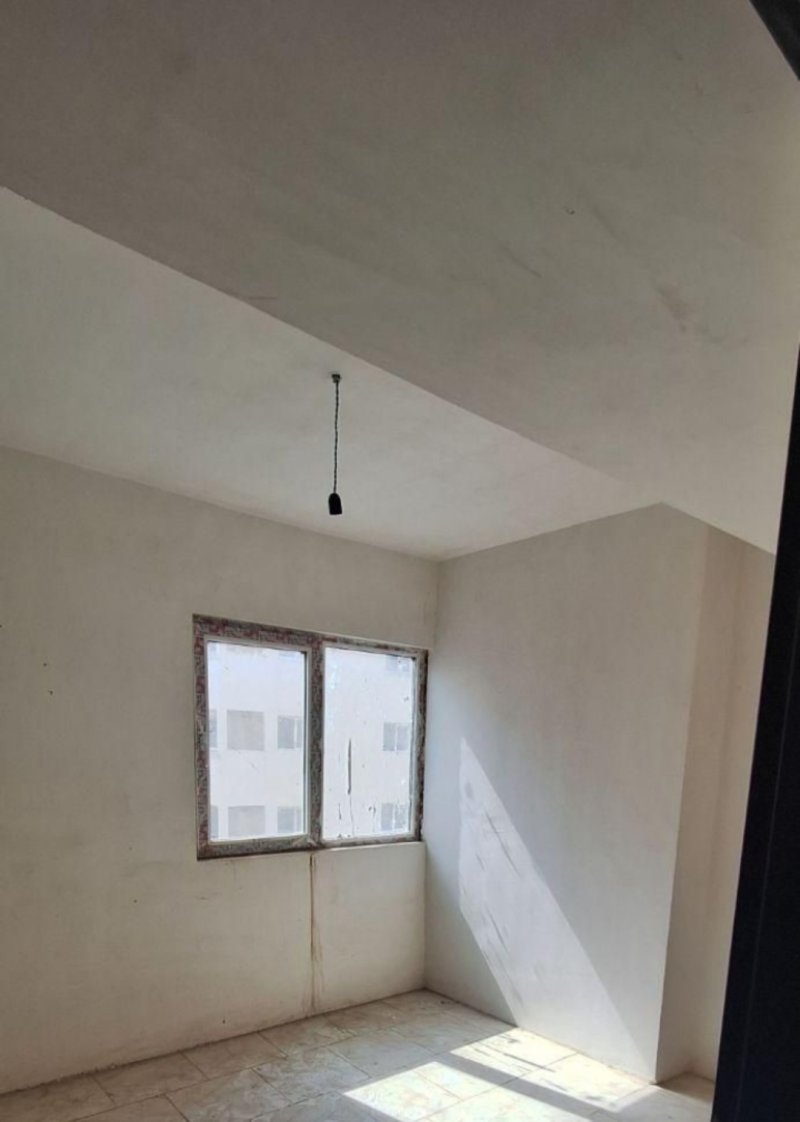 آپارتمان 83 متری دو خوابه در فاز 6 پرند14807541347