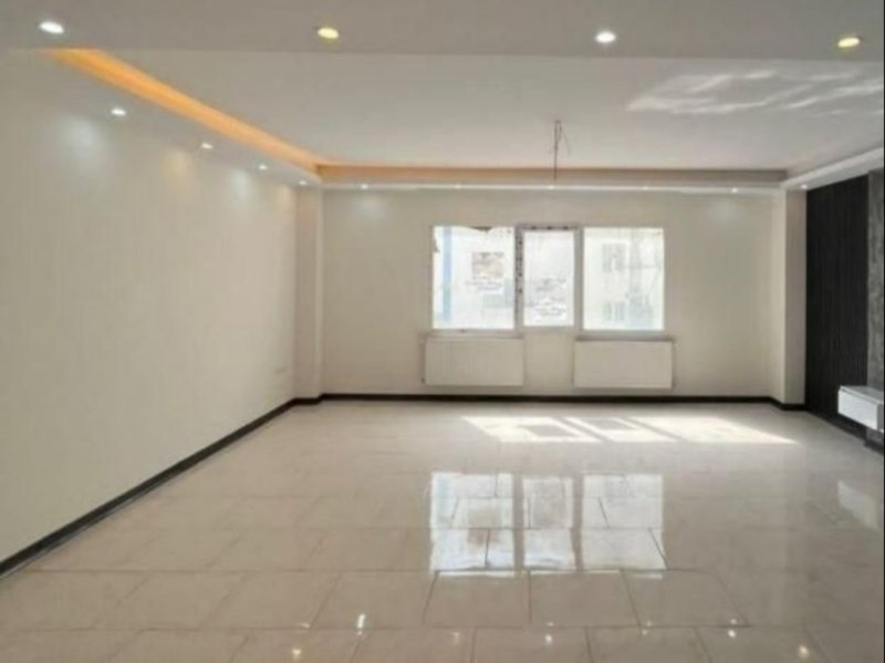 آپارتمان 85 متری دو خوابه در فاز 6 پرند
