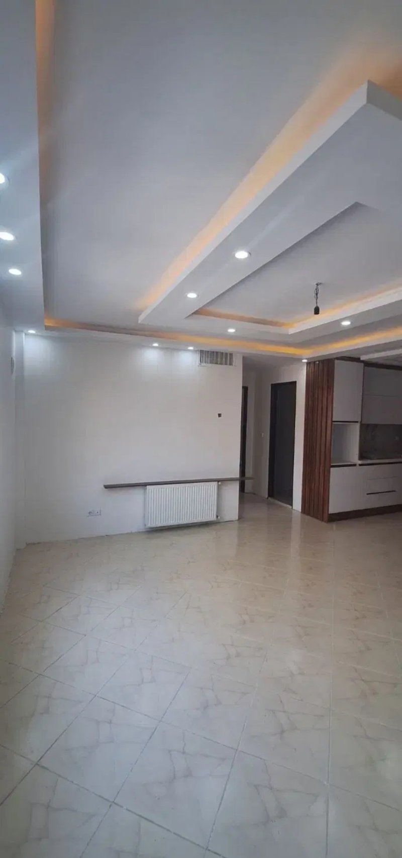 آپارتمان 83 متری دو خوابه در فاز 6 پرند14813141400