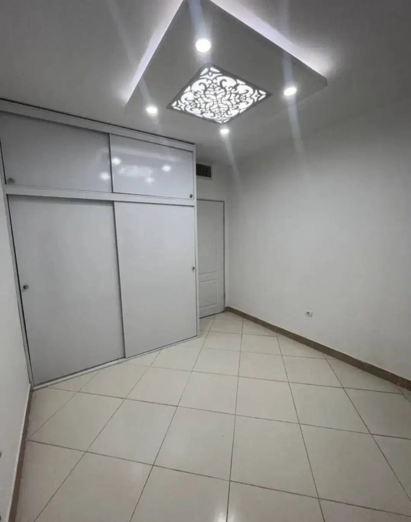 آپارتمان 84 متری دو خوابه در فاز 6 پرند