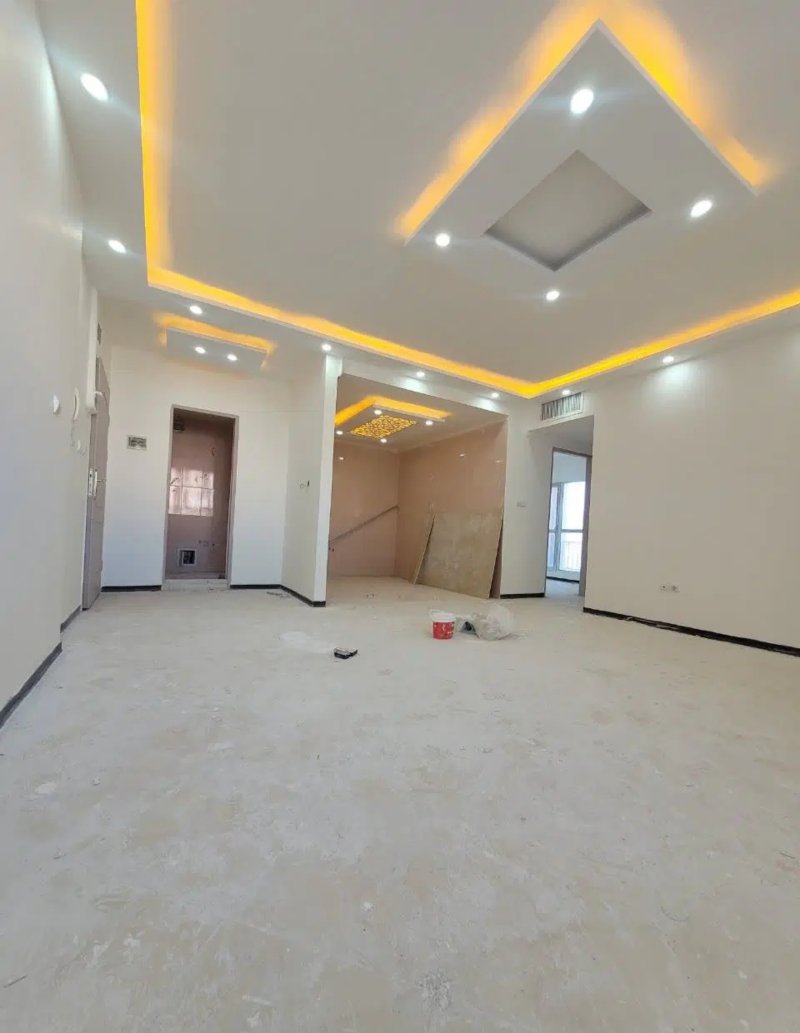 آپارتمان 82 متری دو خوابه در فاز 6 پرند14819841489