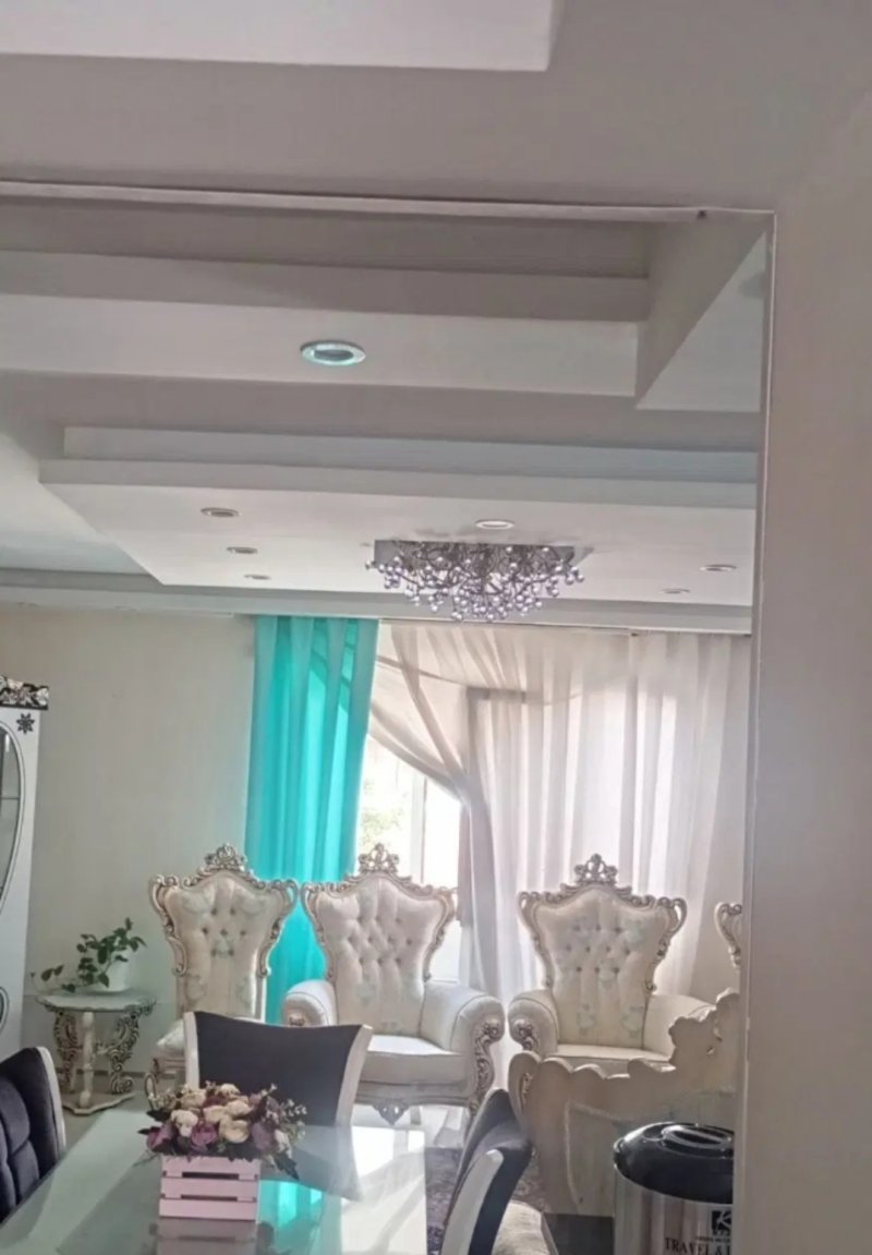 آپارتمان 80 متری دو خوابه در فاز 6 پرند14828341583