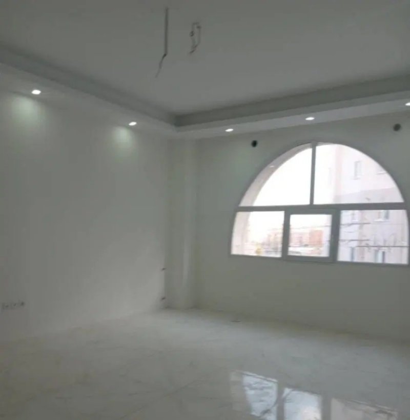 آپارتمان 83 متری دو خوابه در فاز 6 پرند