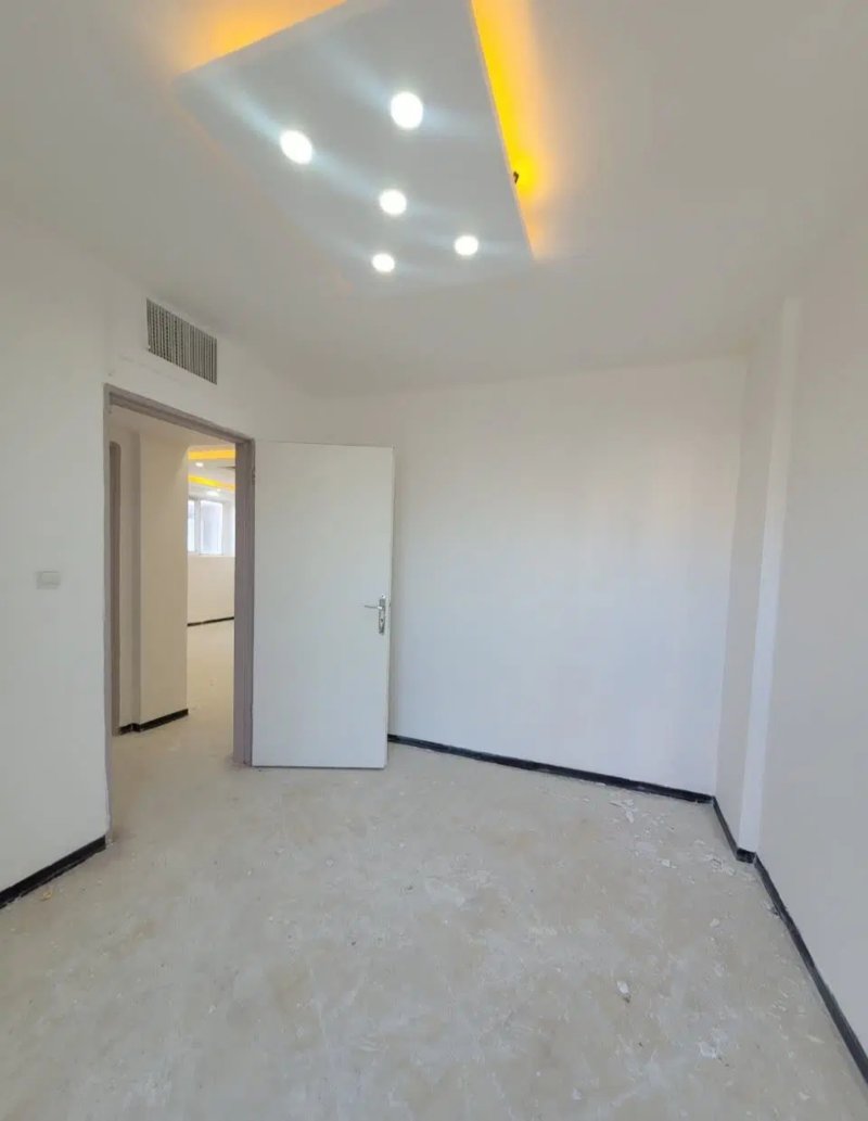 آپارتمان 83 متری دو خوابه در فاز 6 پرند14831241625