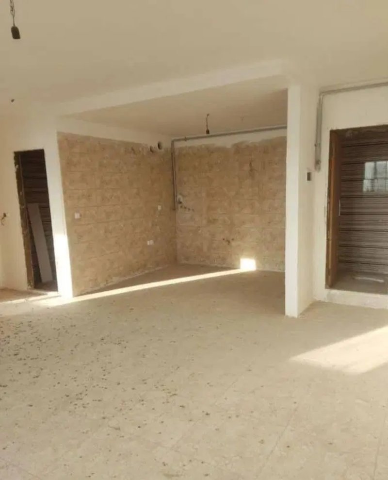 آپارتمان 81 متری دو خوابه در فاز 6 پرند14831741641
