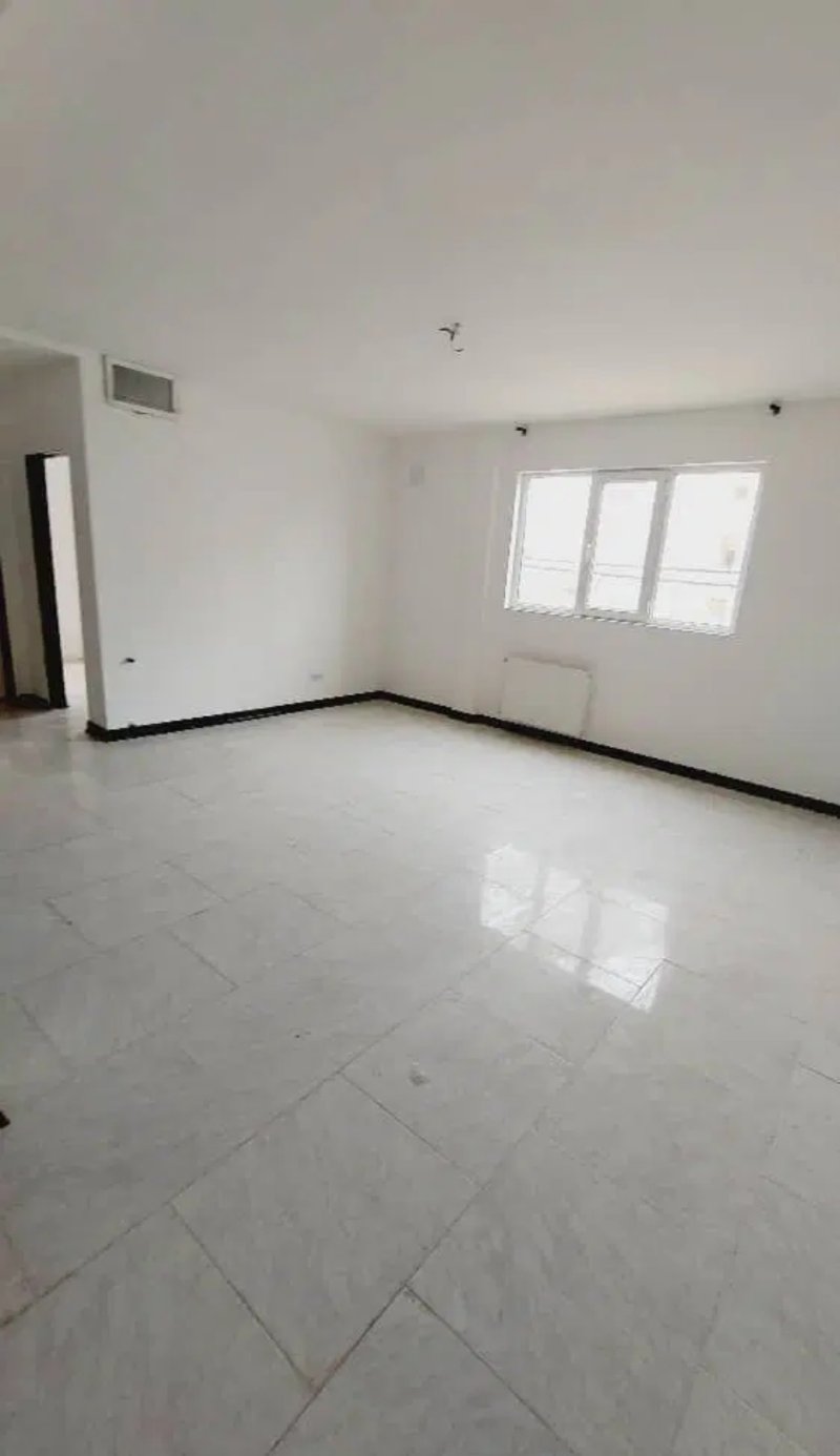 آپارتمان 82 متری دو خوابه در فاز 6 پرند14831841644