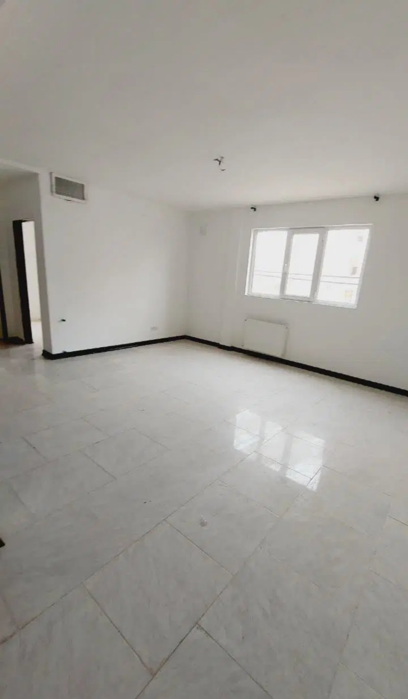 آپارتمان 83 متری دو خوابه در فاز 6 پرند14832141655