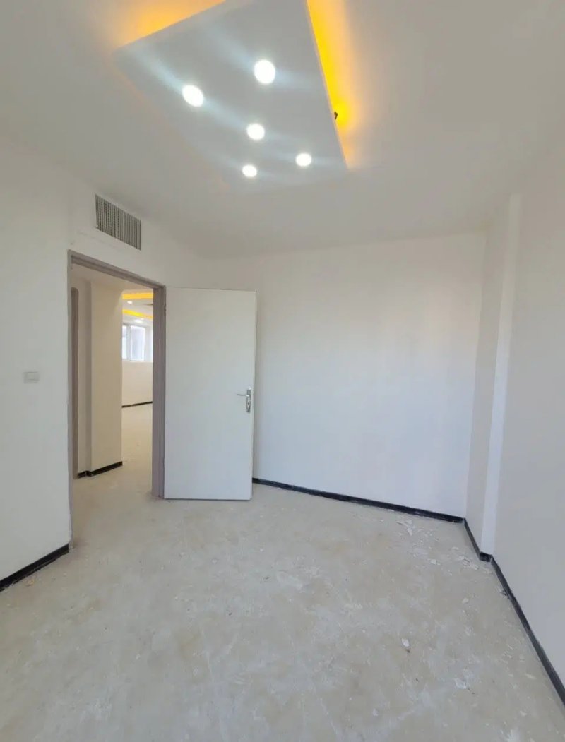 آپارتمان 84 متری دو خوابه در فاز 6 پرند14832241658