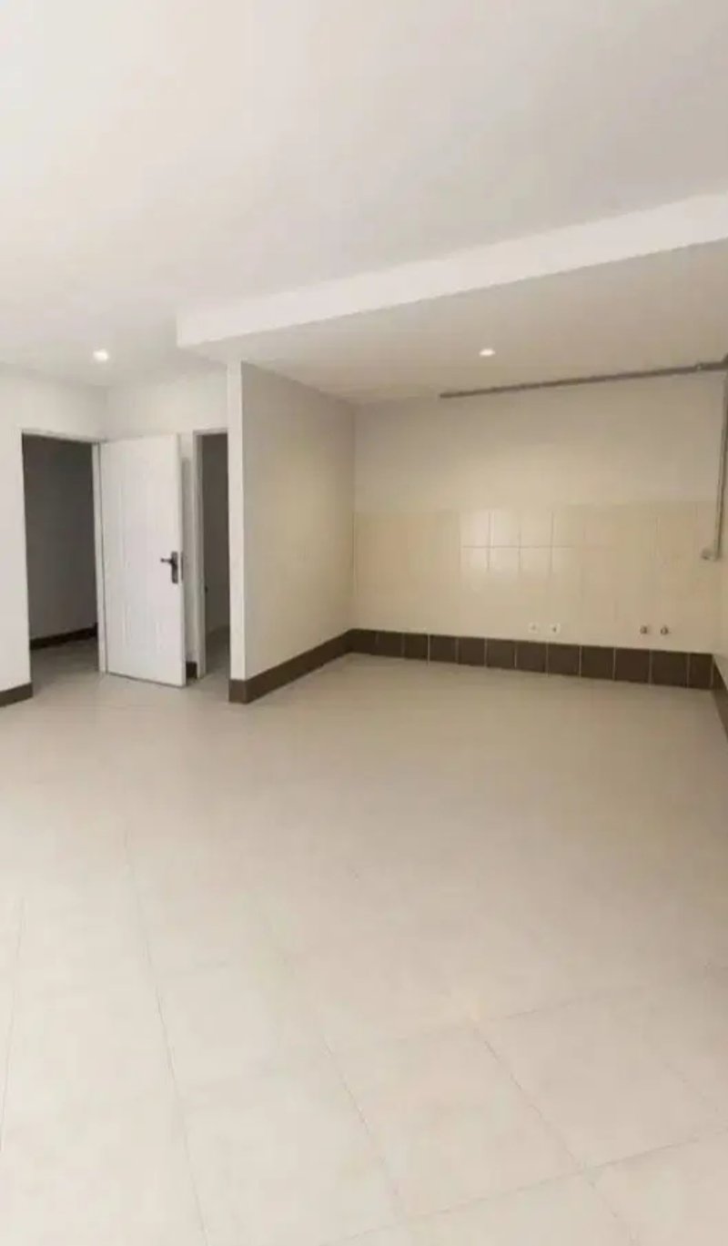 آپارتمان 84 متری دو خوابه در فاز 6 پرند14843541802