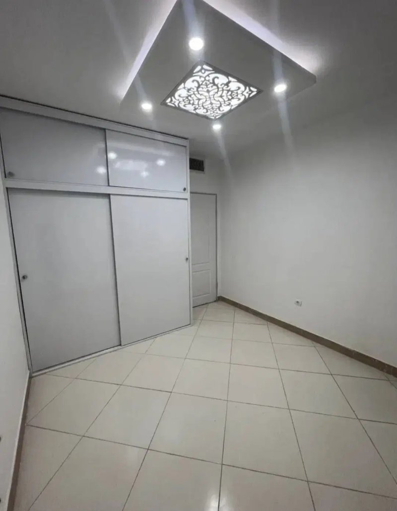 آپارتمان 84 متری دو خوابه در فاز 6 پرند