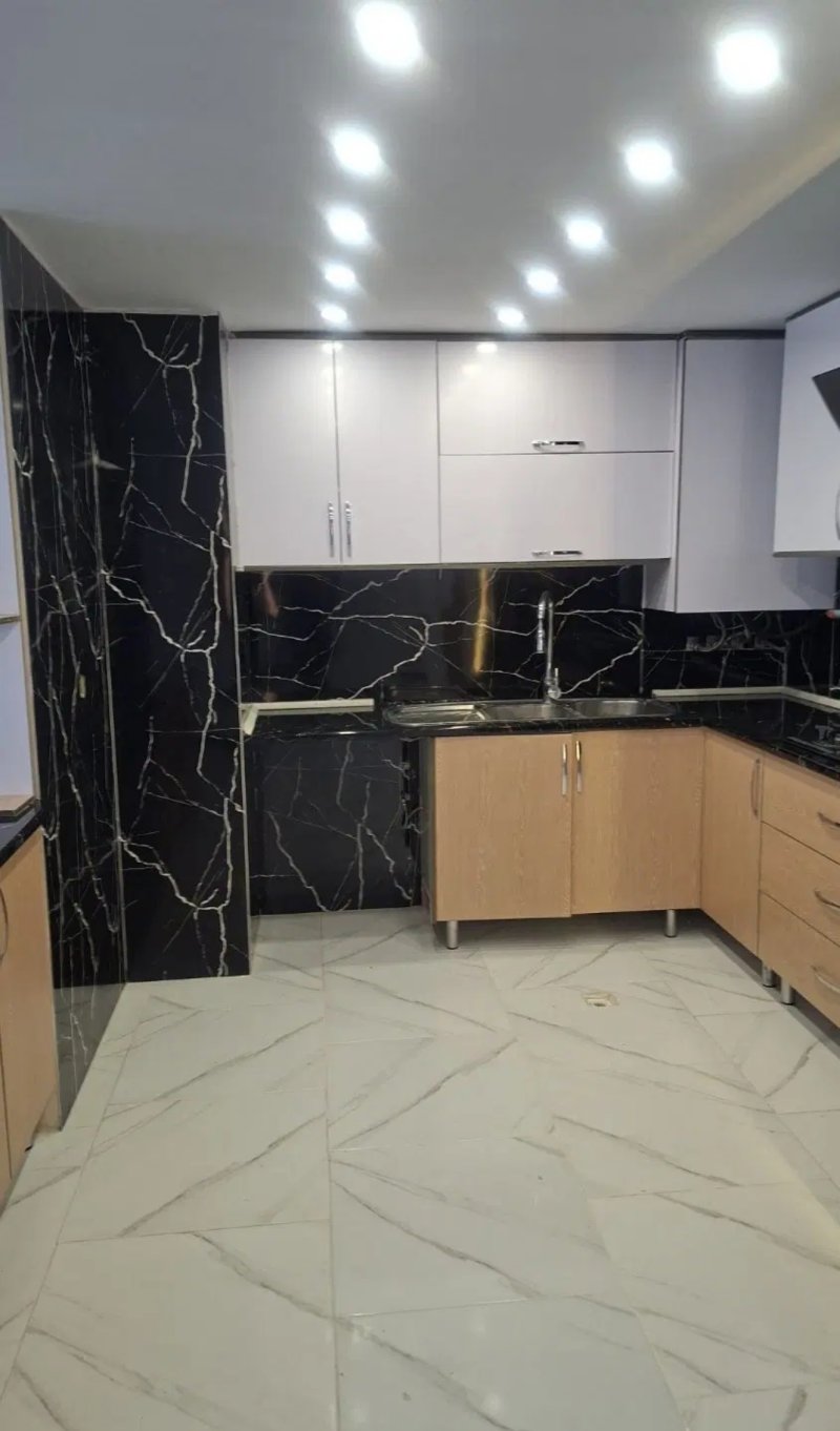 آپارتمان 84 متری دو خوابه در فاز 6 پرند14853741902