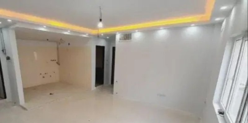 آپارتمان 80 متری دو خوابه در فاز 6 پرند14864842038