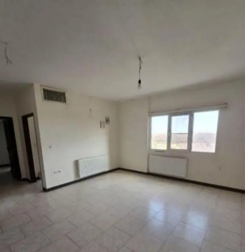 آپارتمان 84 متری دو خوابه در فاز 6 پرند14865142046