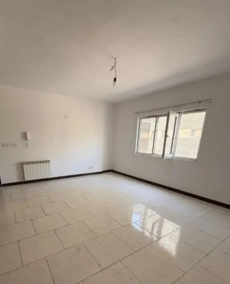 آپارتمان 80 متری دو خوابه در فاز 6 پرند14865342050