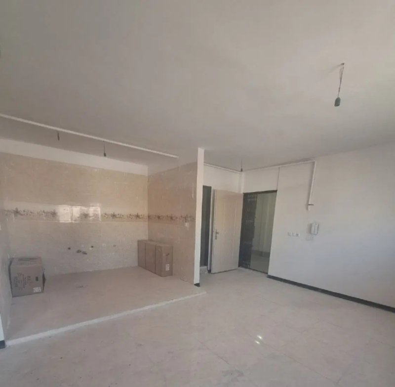 آپارتمان 85 متری دو خوابه در فاز 6 پرند14865742054