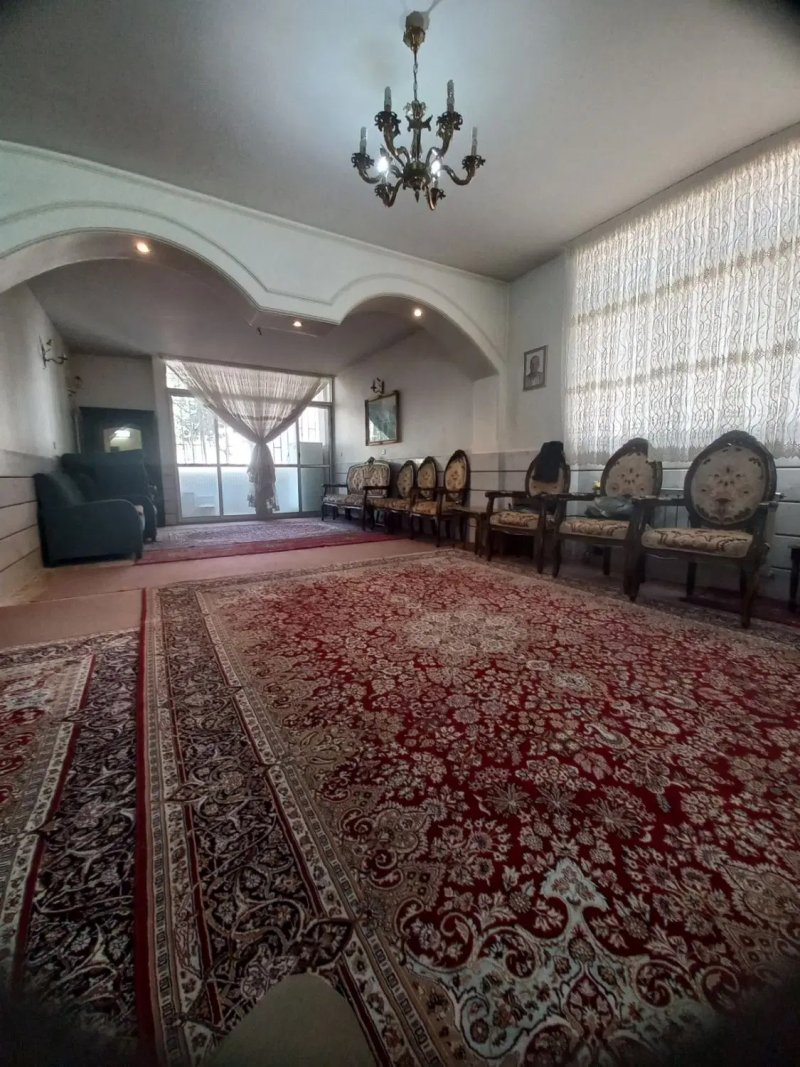 آپارتمان 135 متری سه خوابه در باغ فیض تهران
