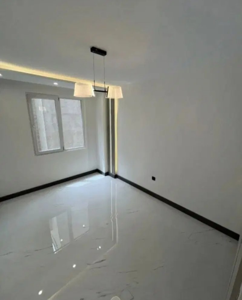 آپارتمان 84 متری دو خوابه در فاز 6 پرند14892942421