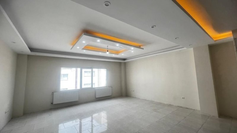 آپارتمان 85 متری دو خوابه در فاز 6 پرند14954142808