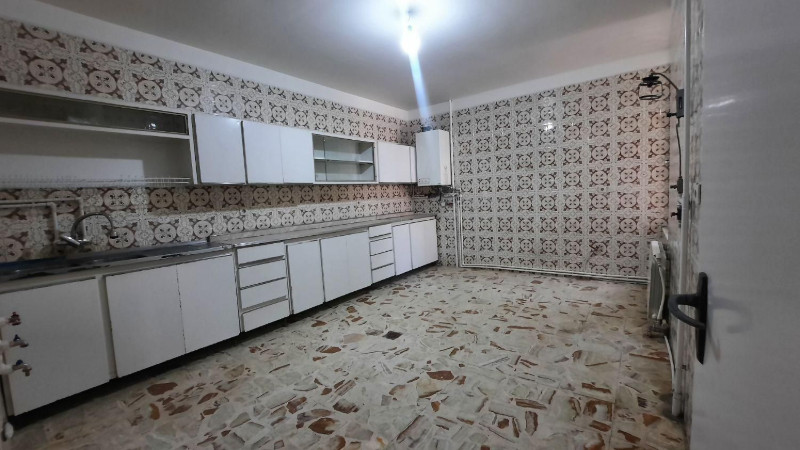 آپارتمان 160 متری سه خوابه در فرهنگ همدان124537435