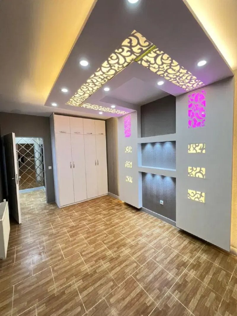 آپارتمان 93 متری دو خوابه در فاز 6 پرند15041643523
