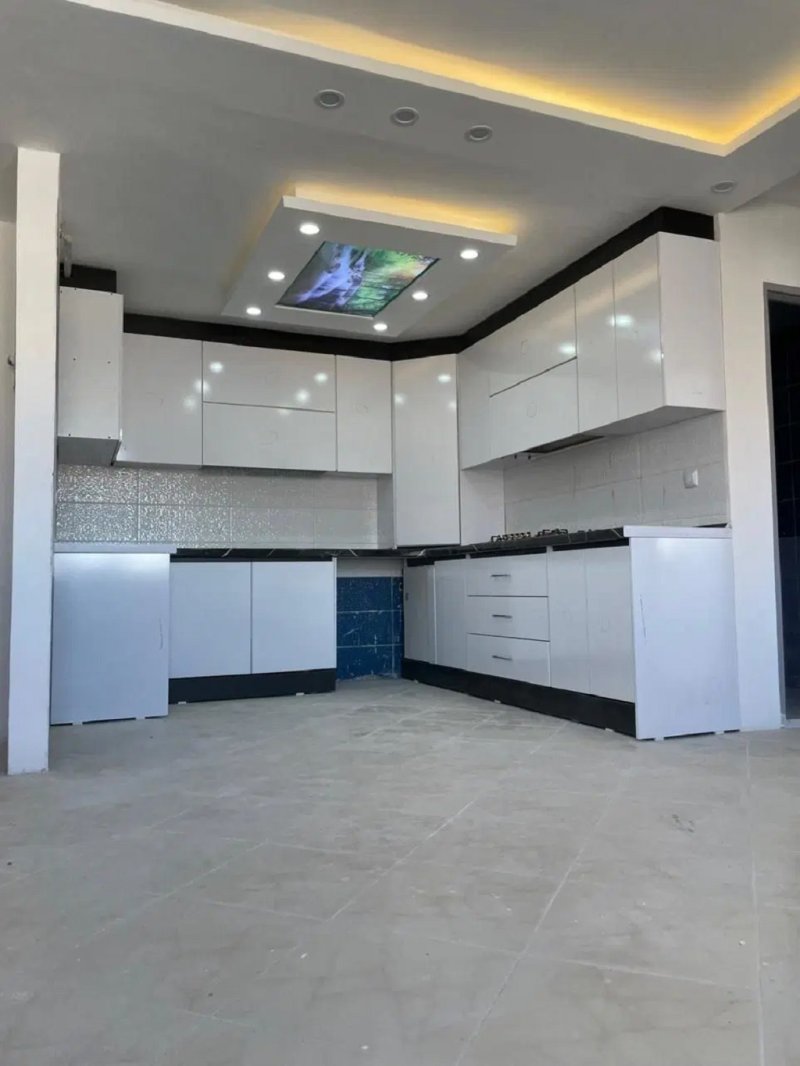 آپارتمان 82 متری دو خوابه در فاز 6 پرند