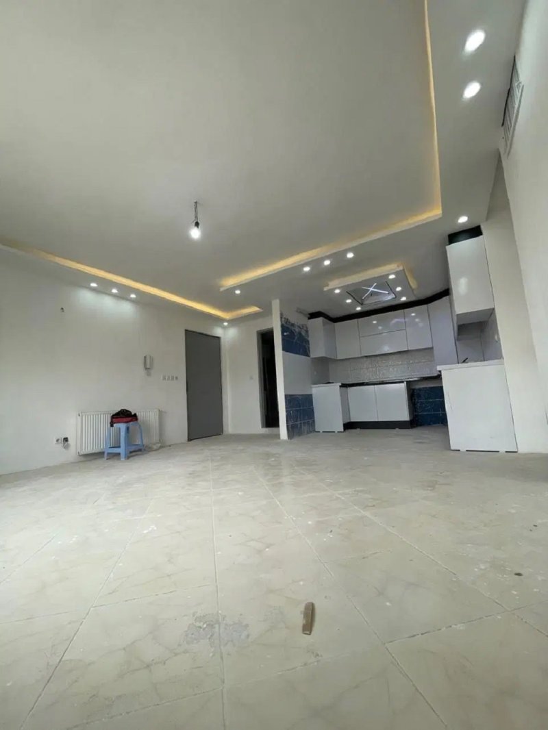آپارتمان 82 متری دو خوابه در فاز 6 پرند15117644218