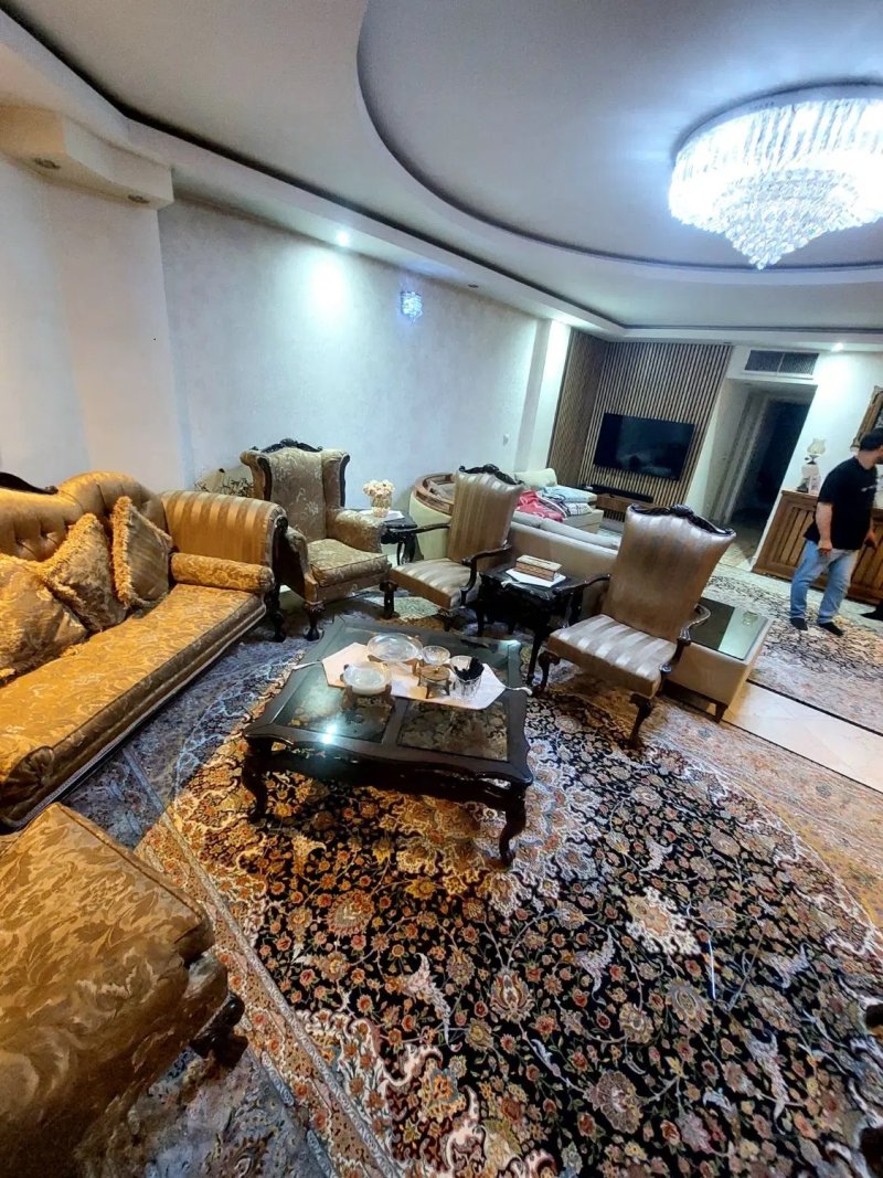 آپارتمان 127 متری سه خوابه در پونک تهران15119244236