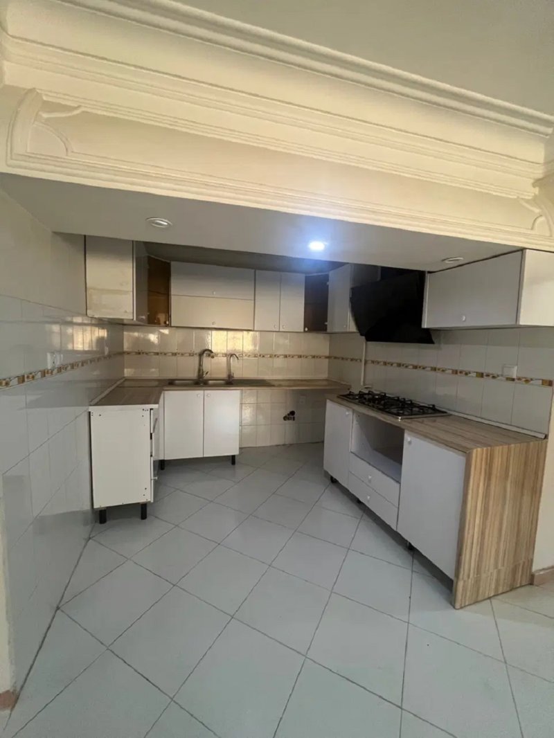 آپارتمان 85 متری دو خوابه در گلباغ نماز رشت15134744385
