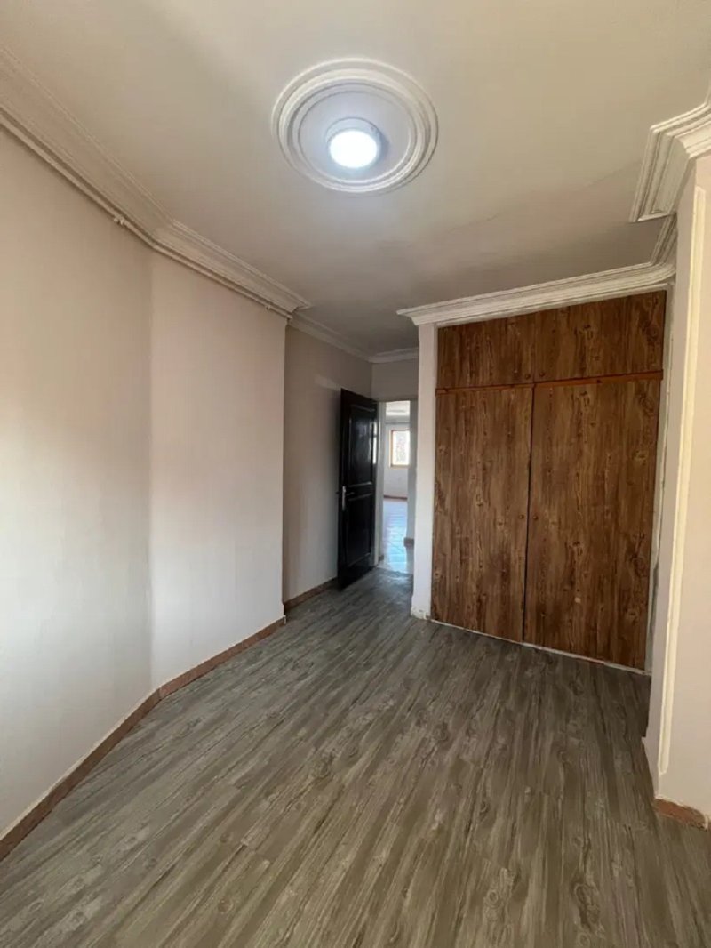 آپارتمان 85 متری دو خوابه در گلباغ نماز رشت15134744386