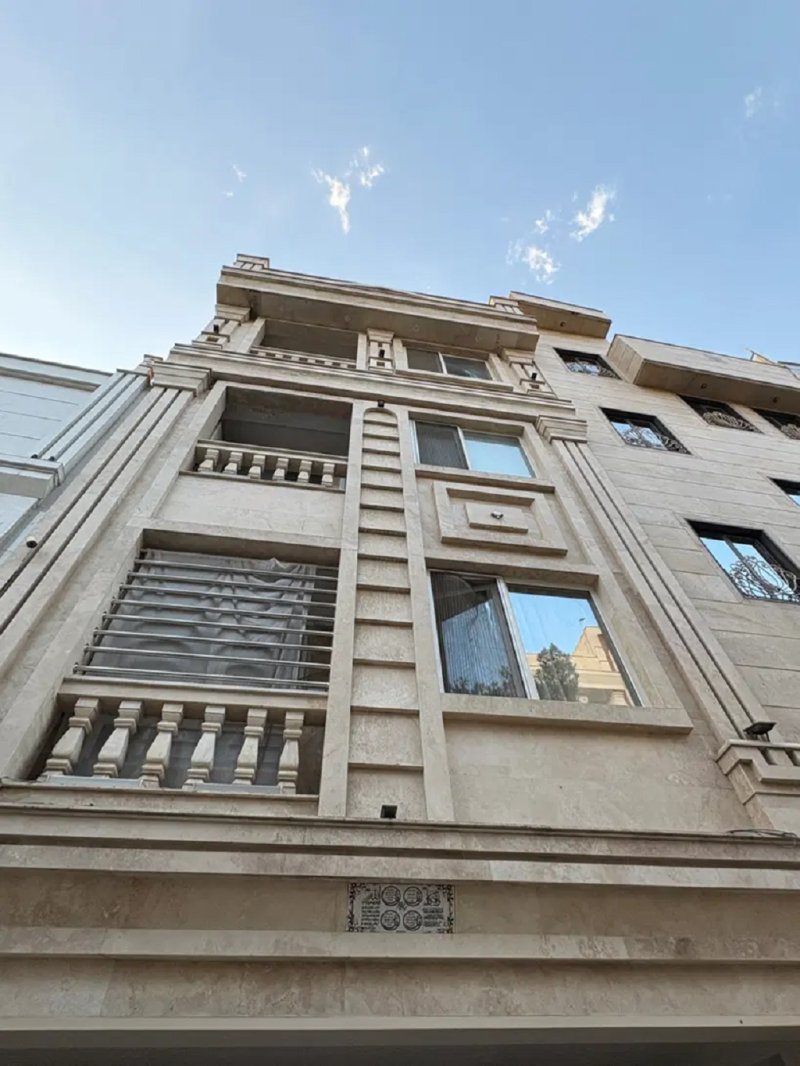 آپارتمان 225 متری دو خوابه در بلوار زرافشان اسلام شهر