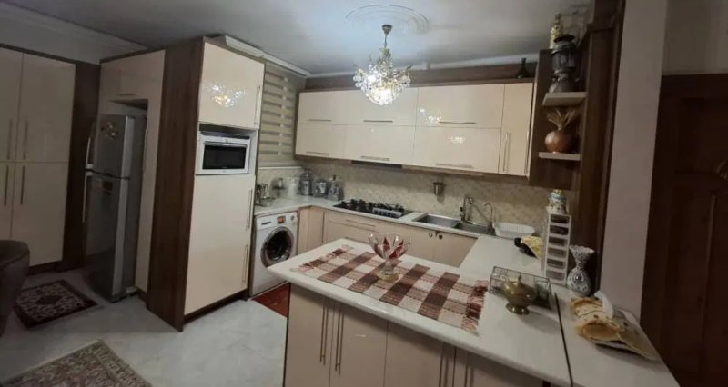 آپارتمان 96 متری دو خوابه در صادقیه تهران