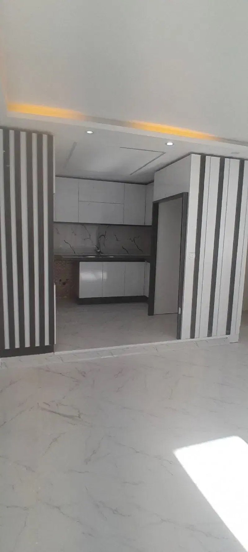 آپارتمان 83 متری دو خوابه در فاز 6 پرند