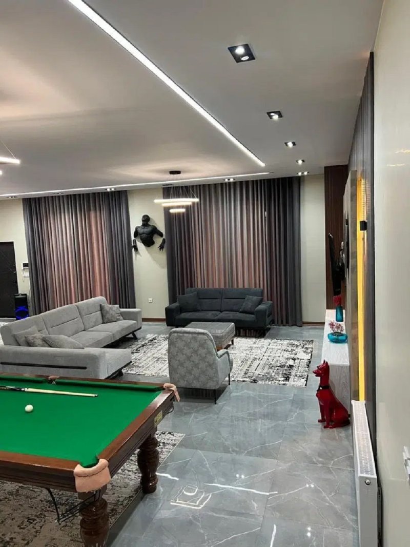 ویلا 700 متری چهارخوابه در چهارباغ کرج15247645634
