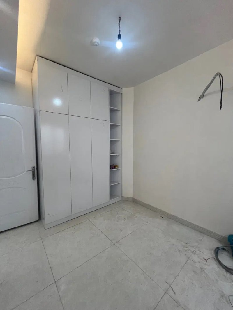 آپارتمان 105 متری دو خوابه در معلم رشت15372946776