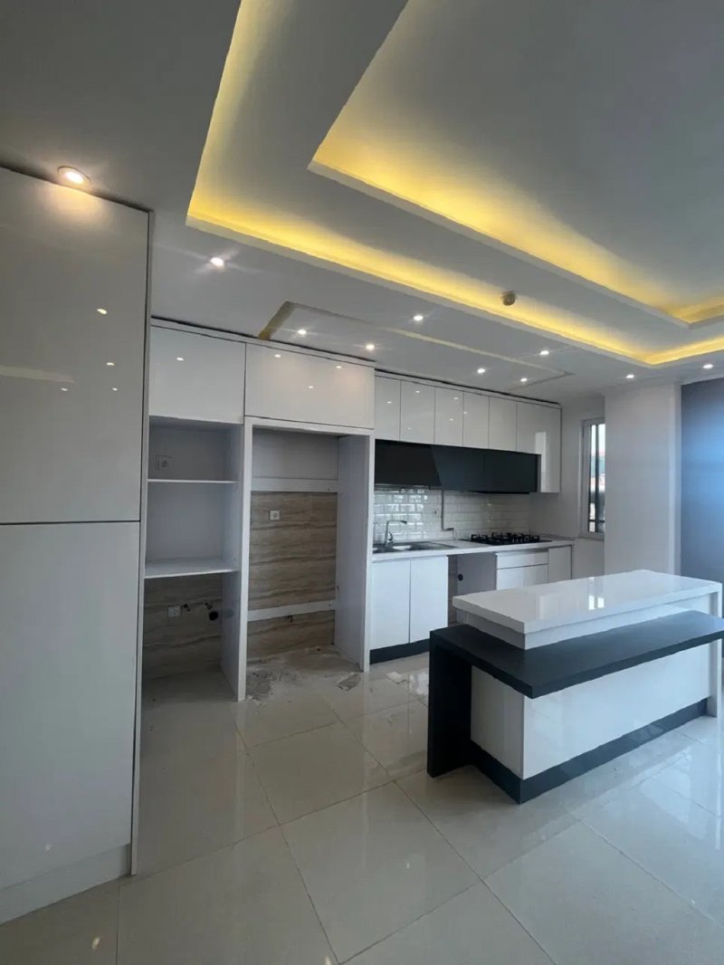 آپارتمان 104 متری دو خوابه در معلم رشت15374946812