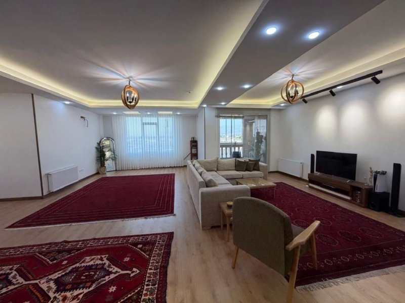 آپارتمان 150 متری سه خوابه در فاز 2 اندیشه15385446900