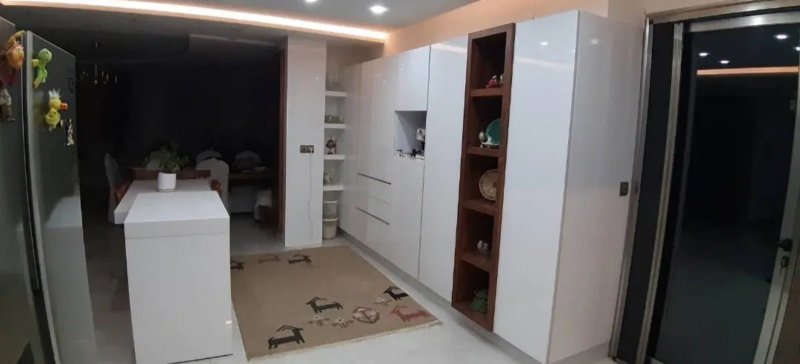 آپارتمان 190 متری سه خوابه در چهارباغ بالا اصفهان