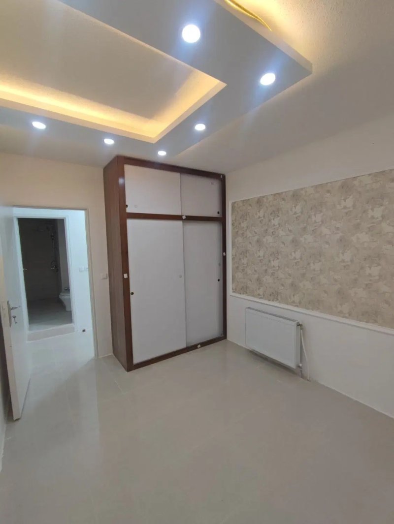 آپارتمان 79 متری دو خوابه در فاز 2 پرند15485948052