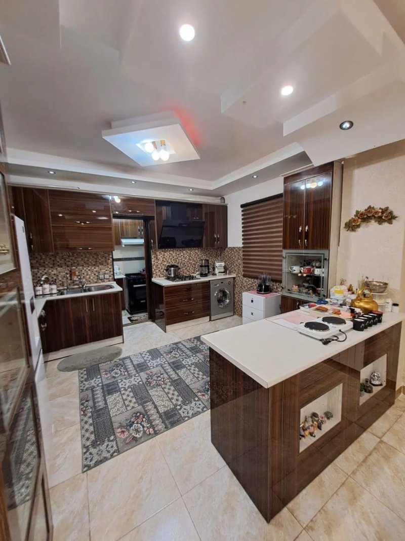 آپارتمان 140 متری سه خوابه در معلم رشت15486448063