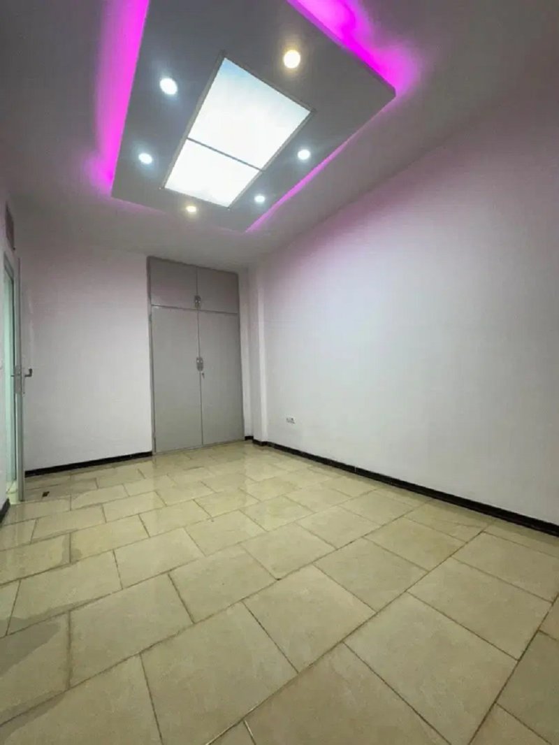 آپارتمان 100 متری دو خوابه در فاز 6 پرند15508748317