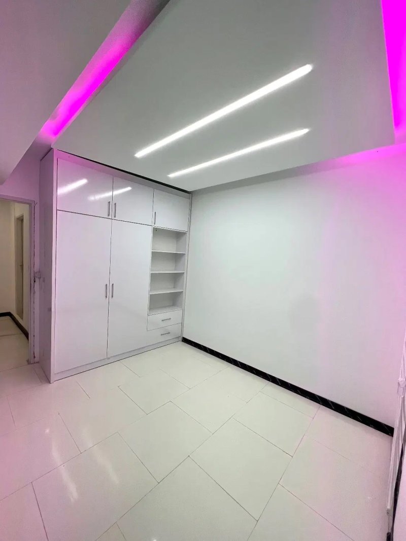 آپارتمان 108 متری دو خوابه در فاز 6 پرند15509548331