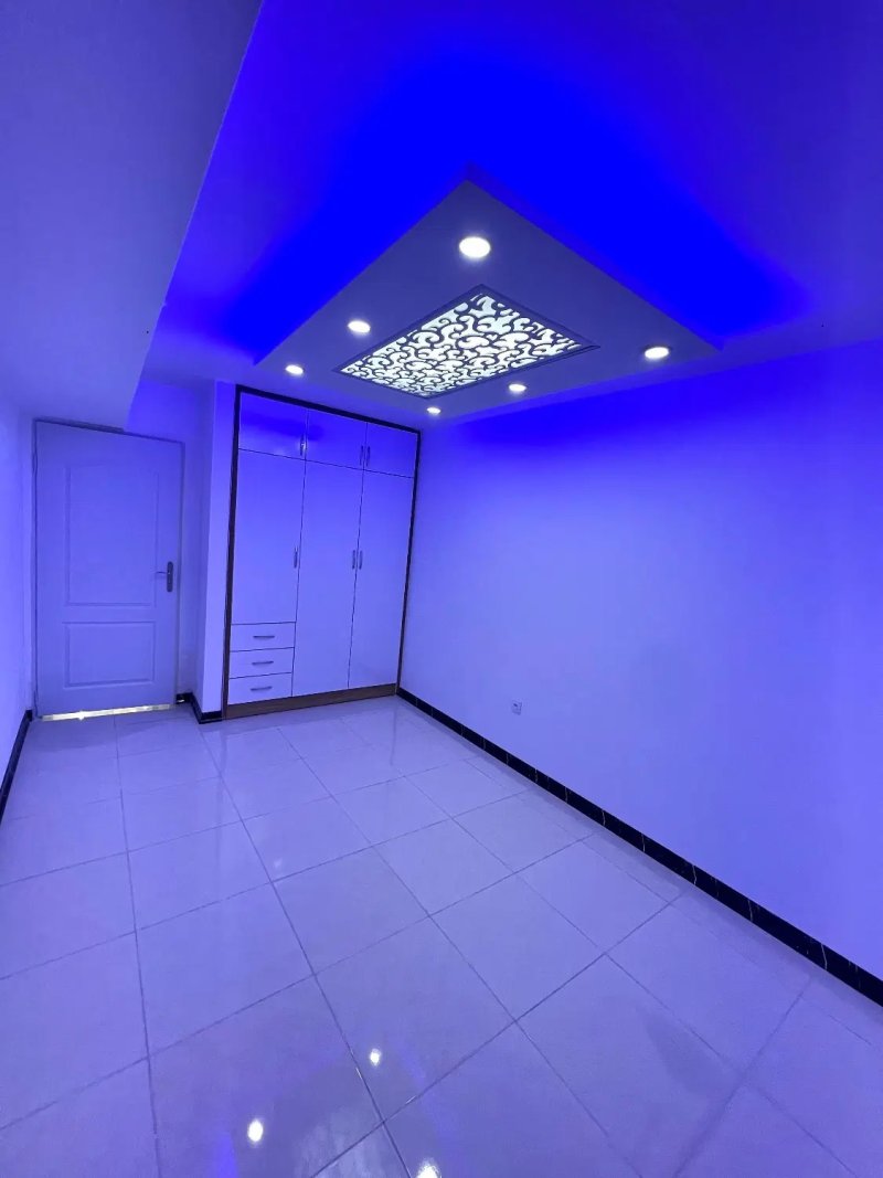 آپارتمان 104 متری دو خوابه در فاز 6 پرند15510348354