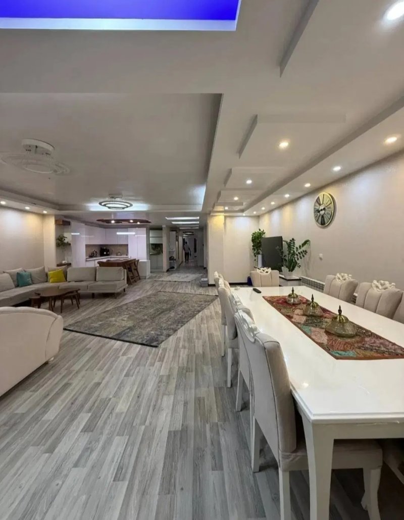 آپارتمان 200 متری سه خوابه در ساری15517448406