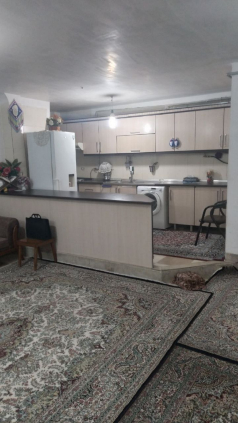 آپارتمان 95 متری دو خوابه در مسکن مهر ملایر1267344841