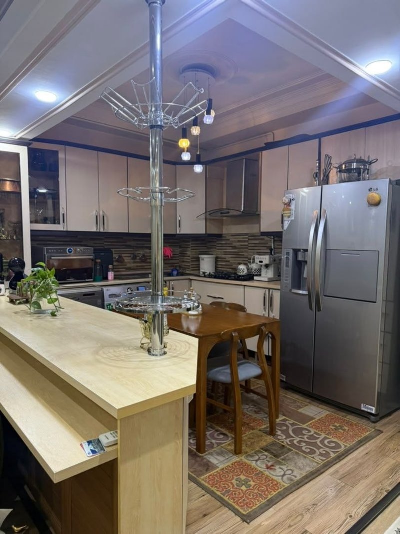 آپارتمان 123 متری سه خوابه در فاز 2 اندیشه15519548437