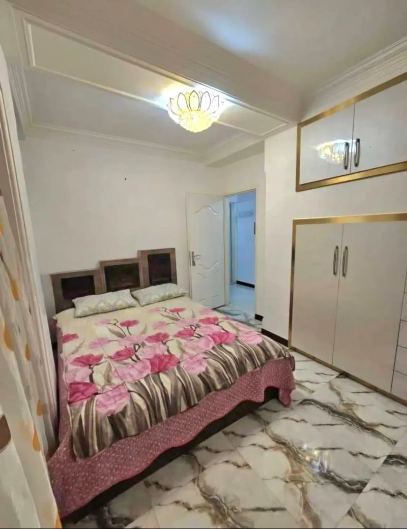 آپارتمان 90 متری دو خوابه در پل هوایی قائم شهر15568648835