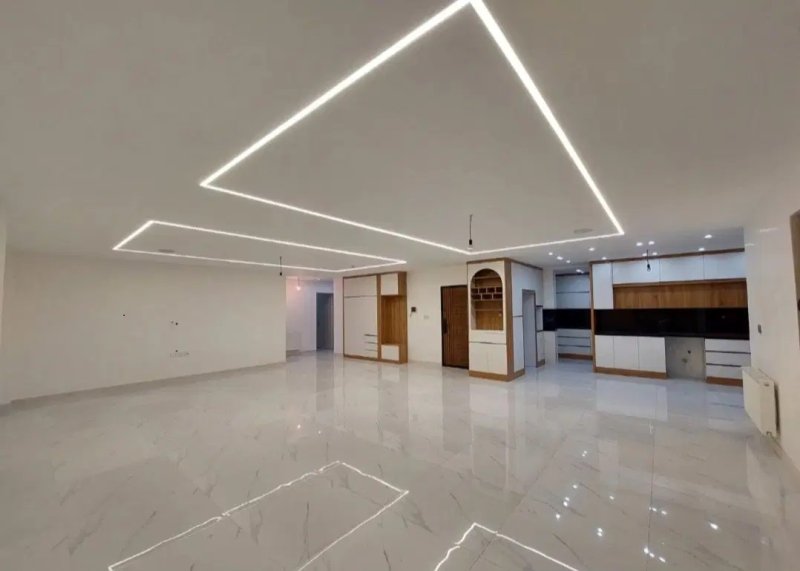 آپارتمان 200 متری سه خوابه در معلم رشت15574348905