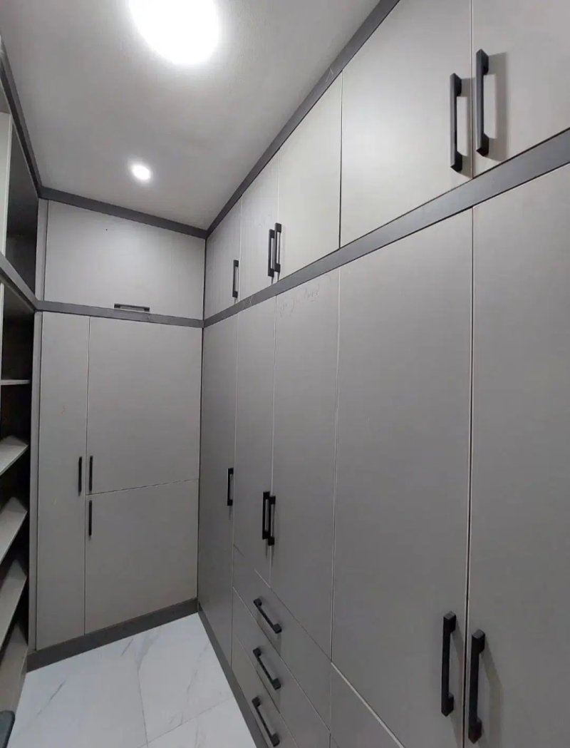 آپارتمان 200 متری سه خوابه در معلم رشت15574348906